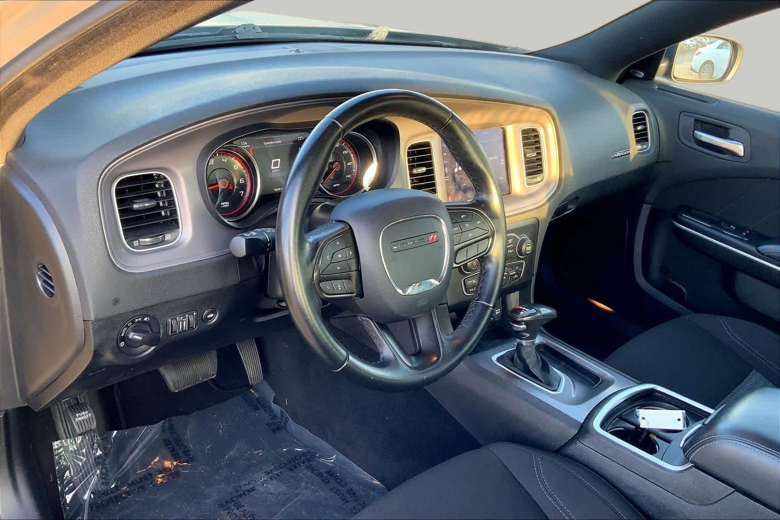 Used 2023 Destroyer Gray Clearcoat Dodge SXT image 17