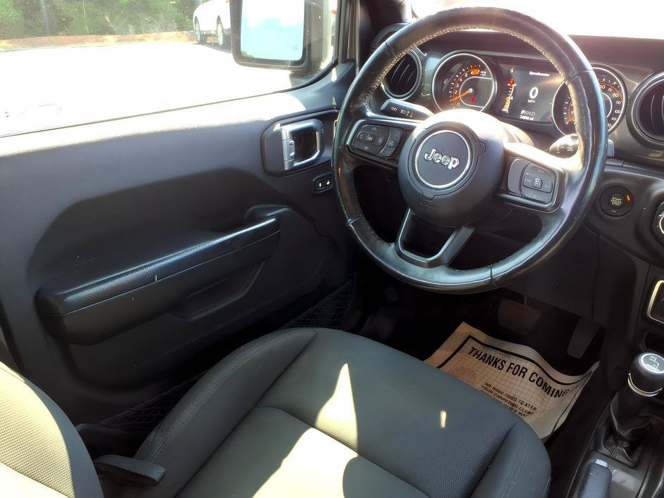 Used 2019 Granite Crystal Metallic Clearcoat Jeep Sport Altitude image 17