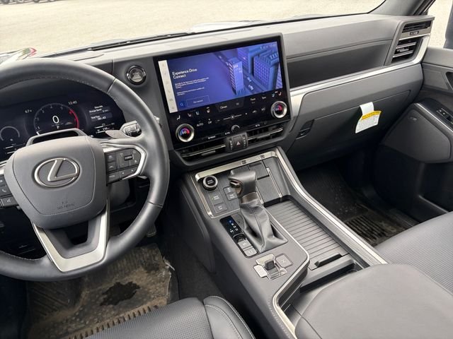 Used 2025  Lexus 550 Luxury+ image 18