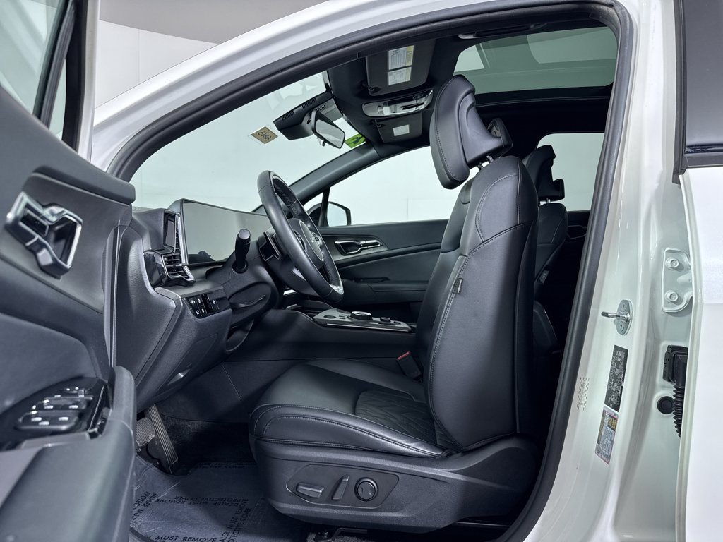 Used 2023 Snow White Pearl Kia X-Line image 6
