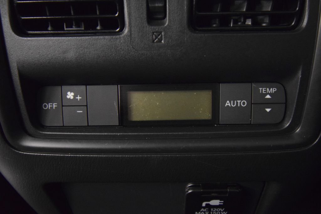 Used 2016 Silver Nissan Platinum image 39