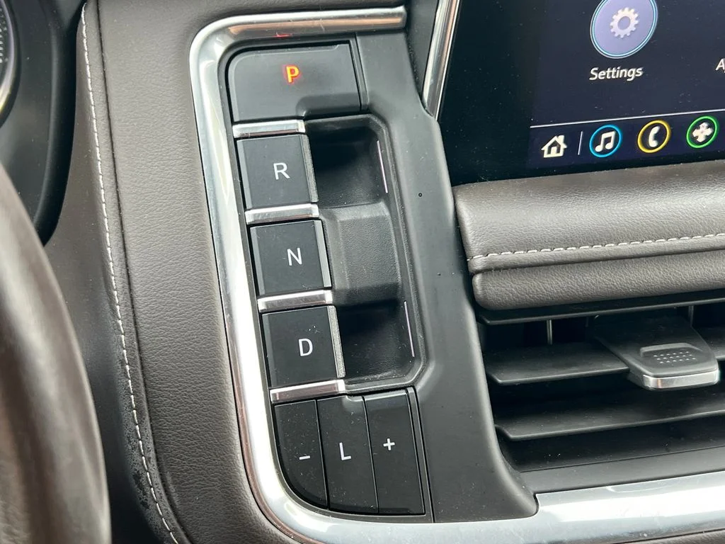 Used 2021 Gray Chevrolet LT image 33