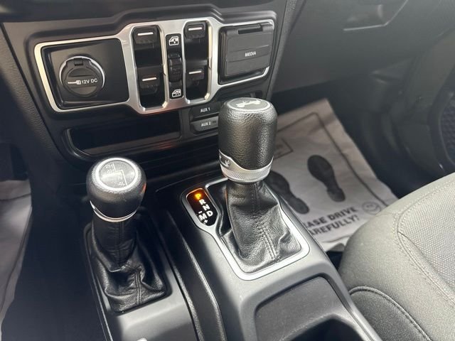 Used 2022 Green Jeep Unlimited Sport Altitude image 23