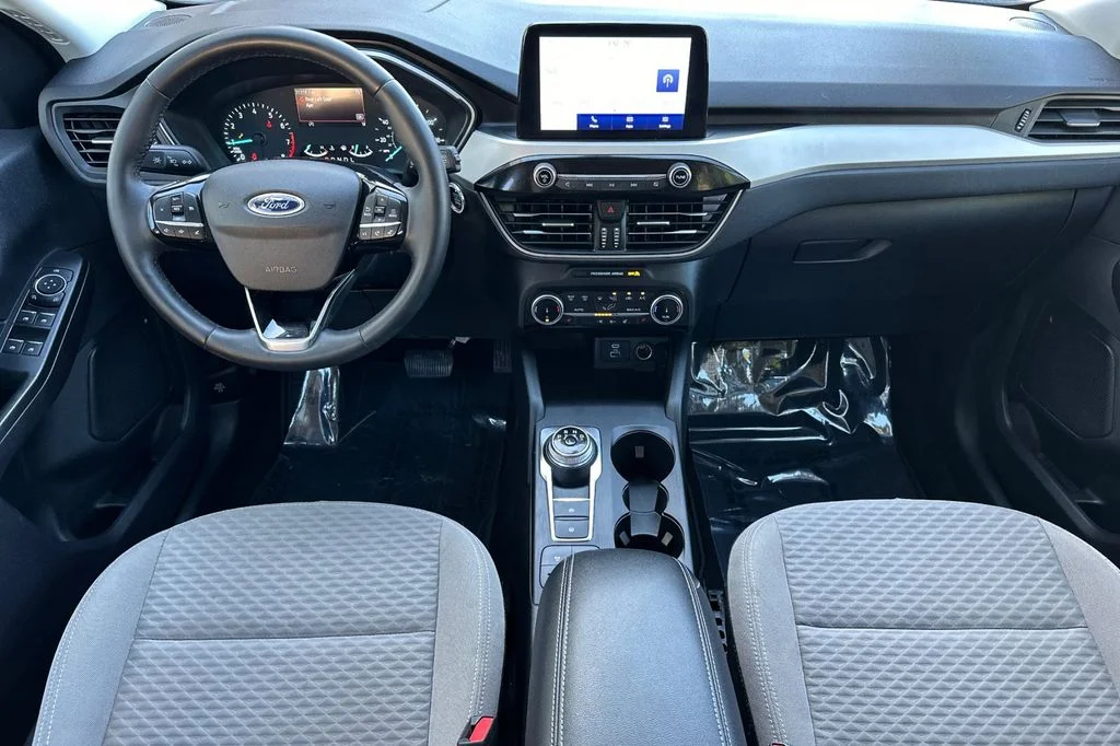 Used 2022 Black Ford SE image 15