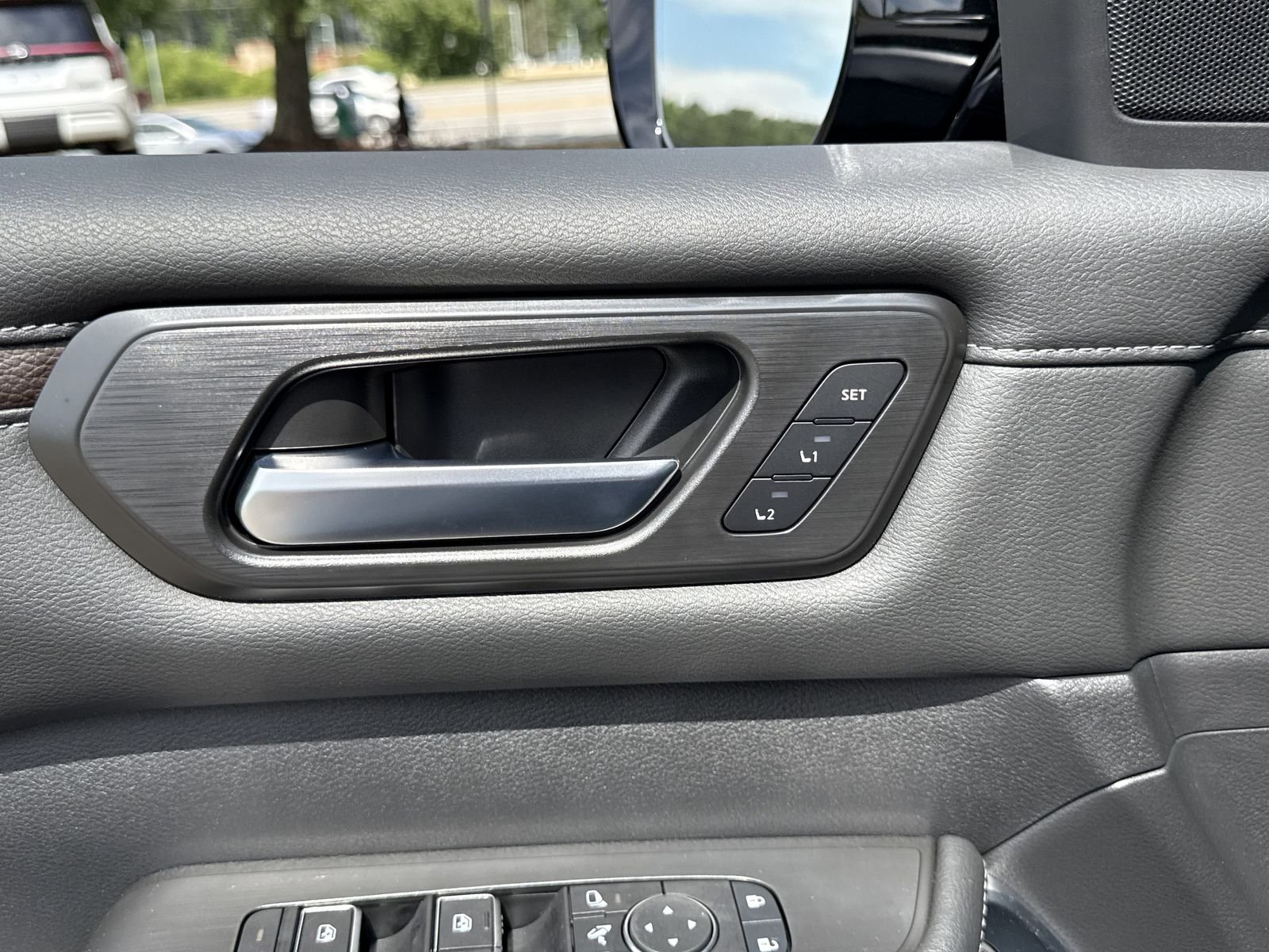 New 2026 White Nissan Platinum image 20
