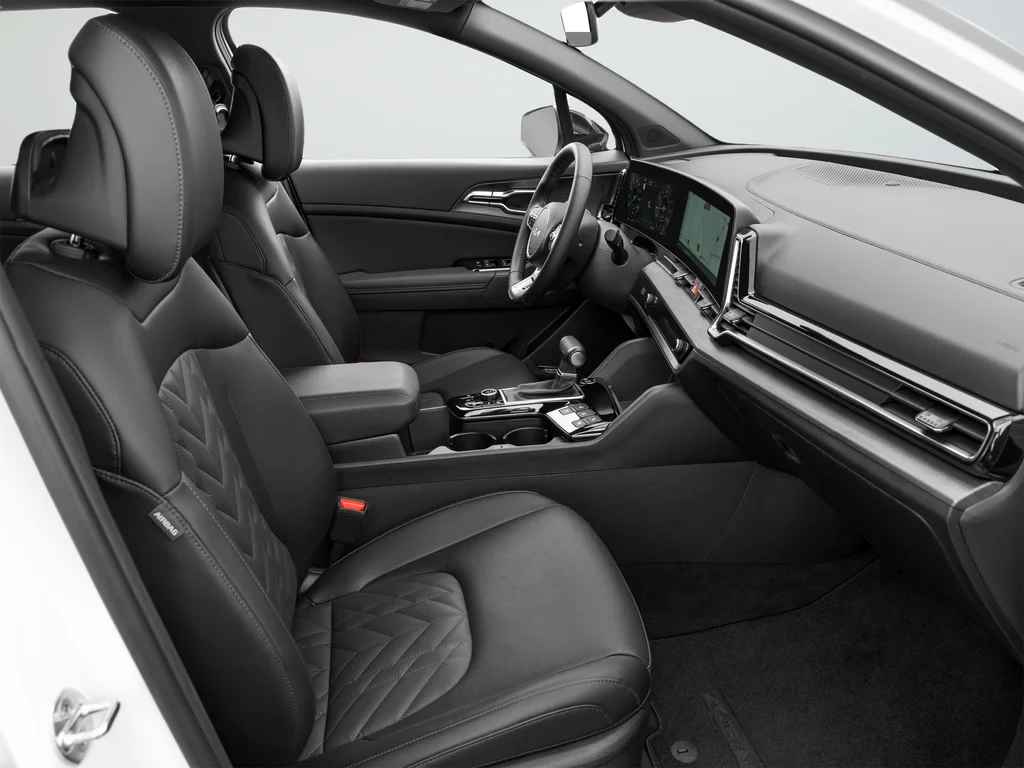 Used 2023 White Kia X-Line image 27