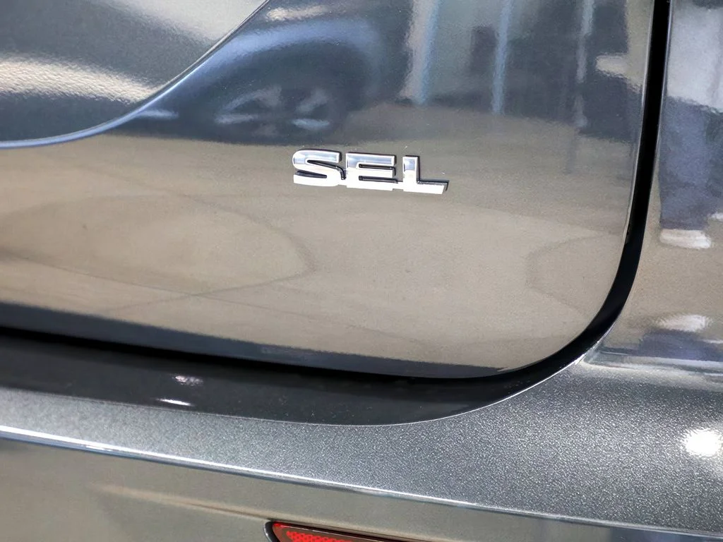 New 2026 Graphite Gray Mitsubishi SEL image 36