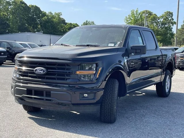 New 2026 Black Ford XLT image 5