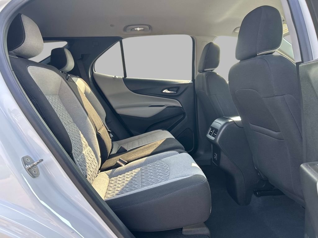 Used 2022 White Chevrolet LS image 17