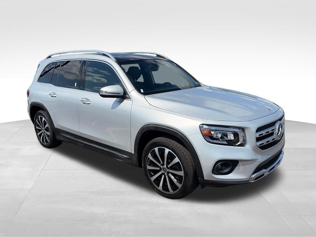Used 2023 Silver Mercedes-Benz GLB 250 image 7