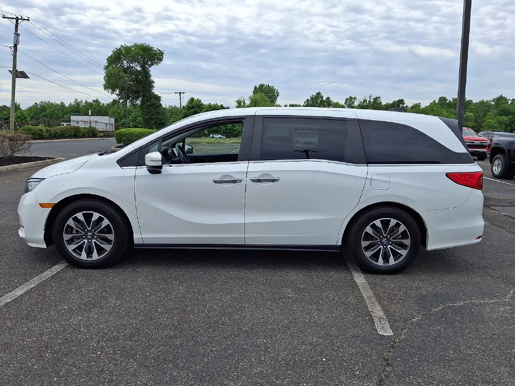 Used 2023 White Honda EX-L image 7