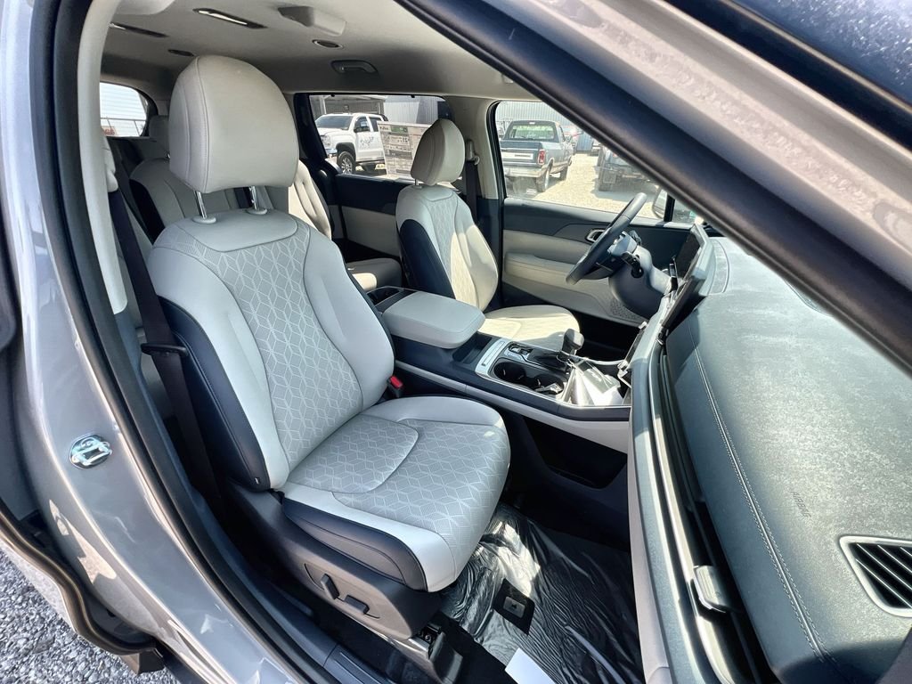 New 2026 White Kia EX image 25
