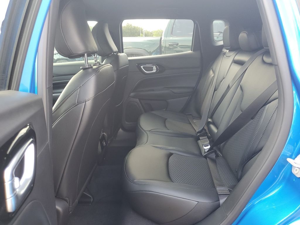 New 2026 Hydro Blue Pearlcoat Jeep Latitude image 7