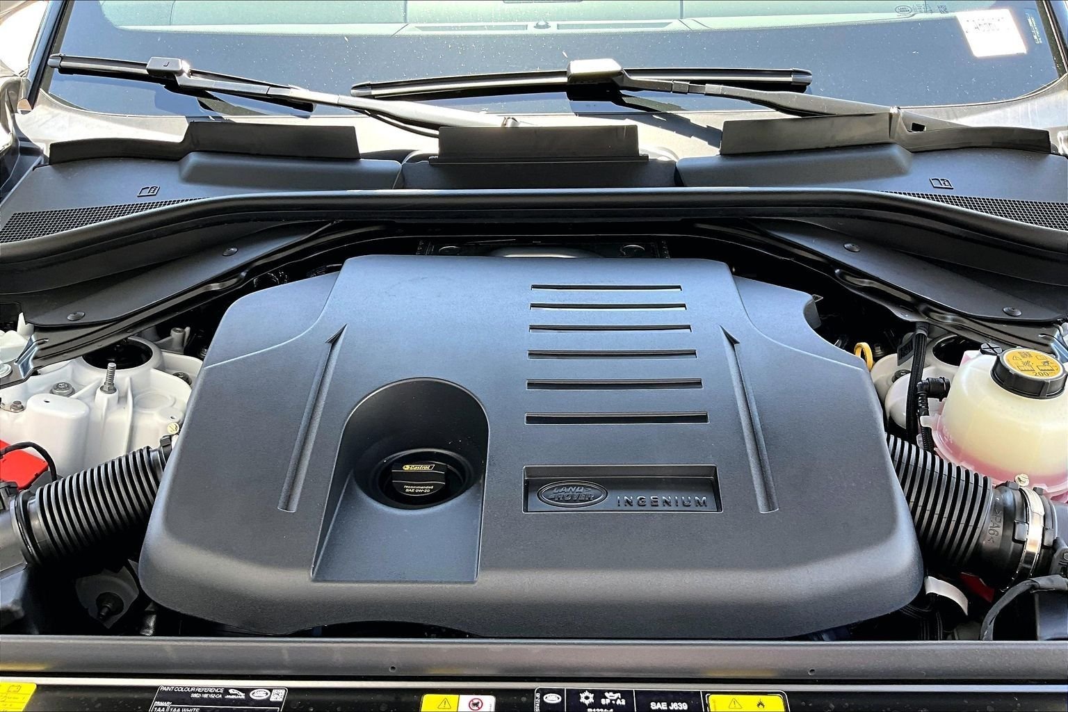 New 2026 Fuji White Land Rover SE image 11