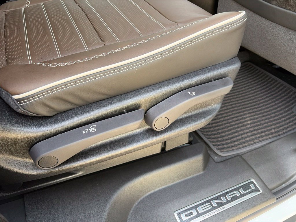 New 2026 Glacier White Tricoat GMC Denali Ultimate image 26