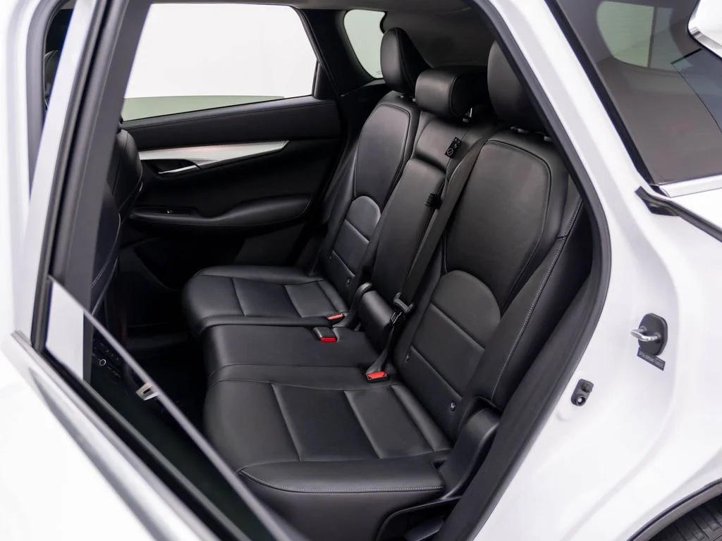 Used 2019 White INFINITI ESSENTIAL image 18