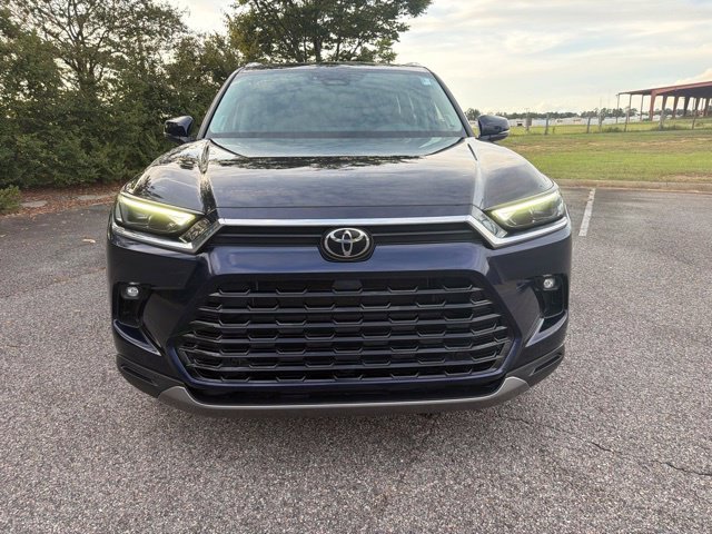 Used 2024  Toyota Limited image 2