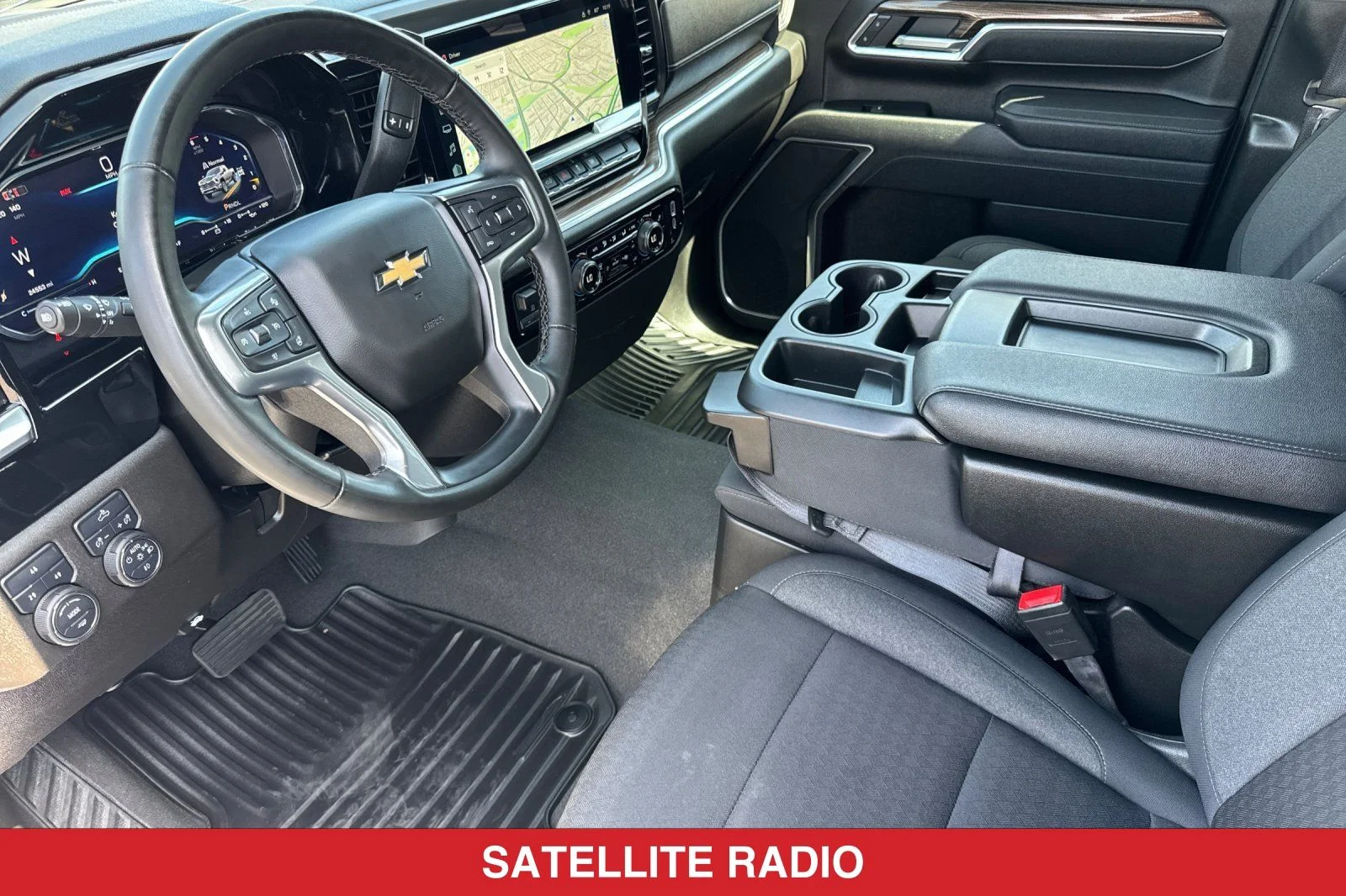 Used 2025 White Chevrolet LT image 11