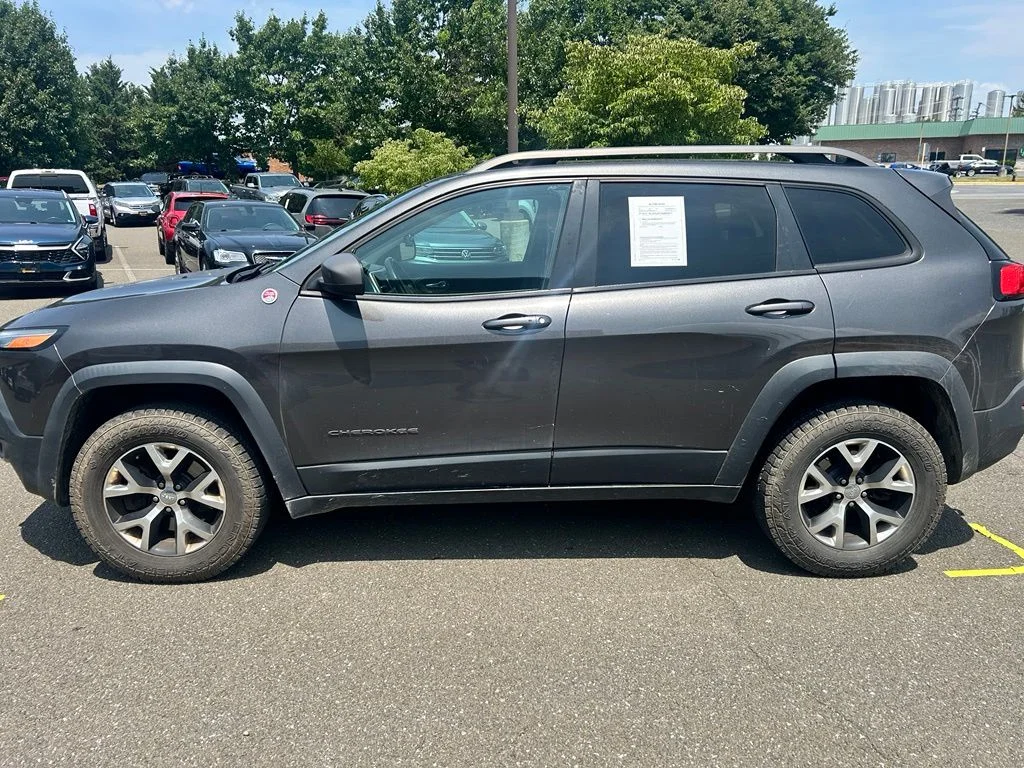 Used 2014 Gray Jeep Trailhawk image 3