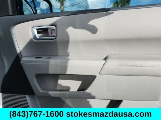 Used 2014 Silver Honda EX-L image 24