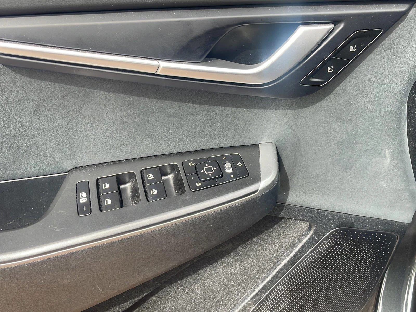Used 2024 Interstellar Gray Kia Light Long Range image 12