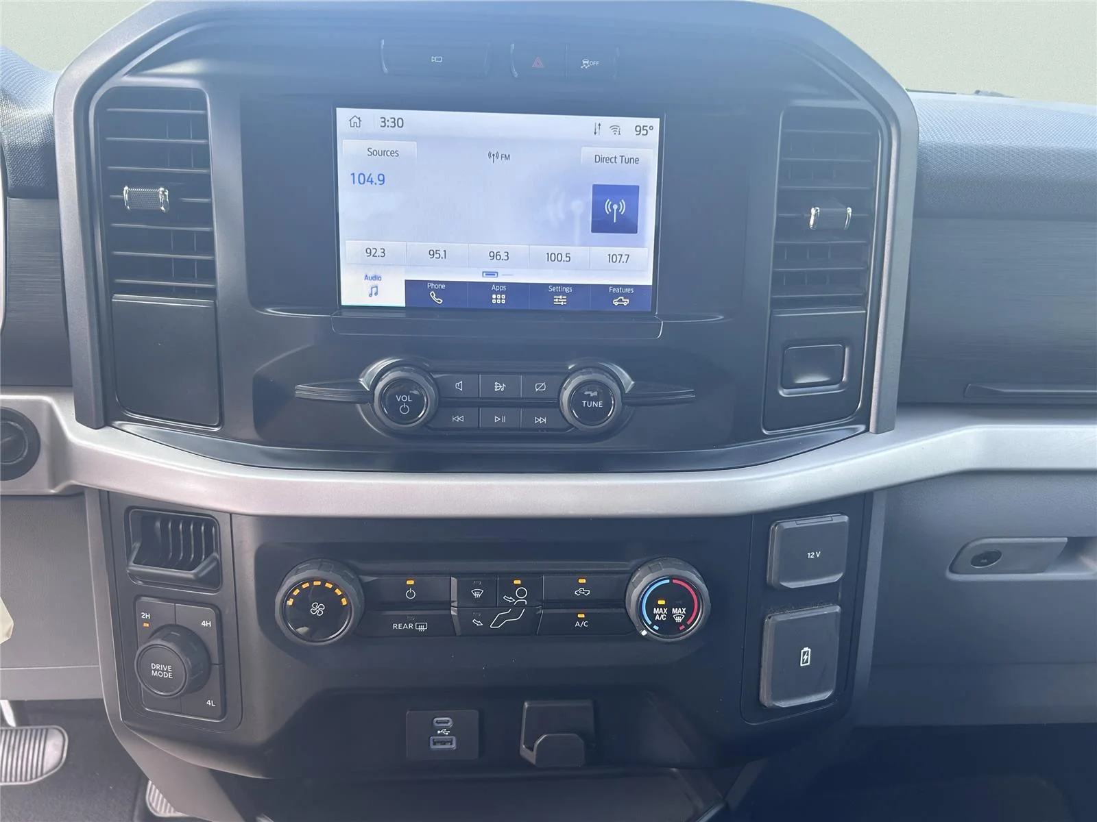 Used 2023 Iconic Silver Ford XLT image 15