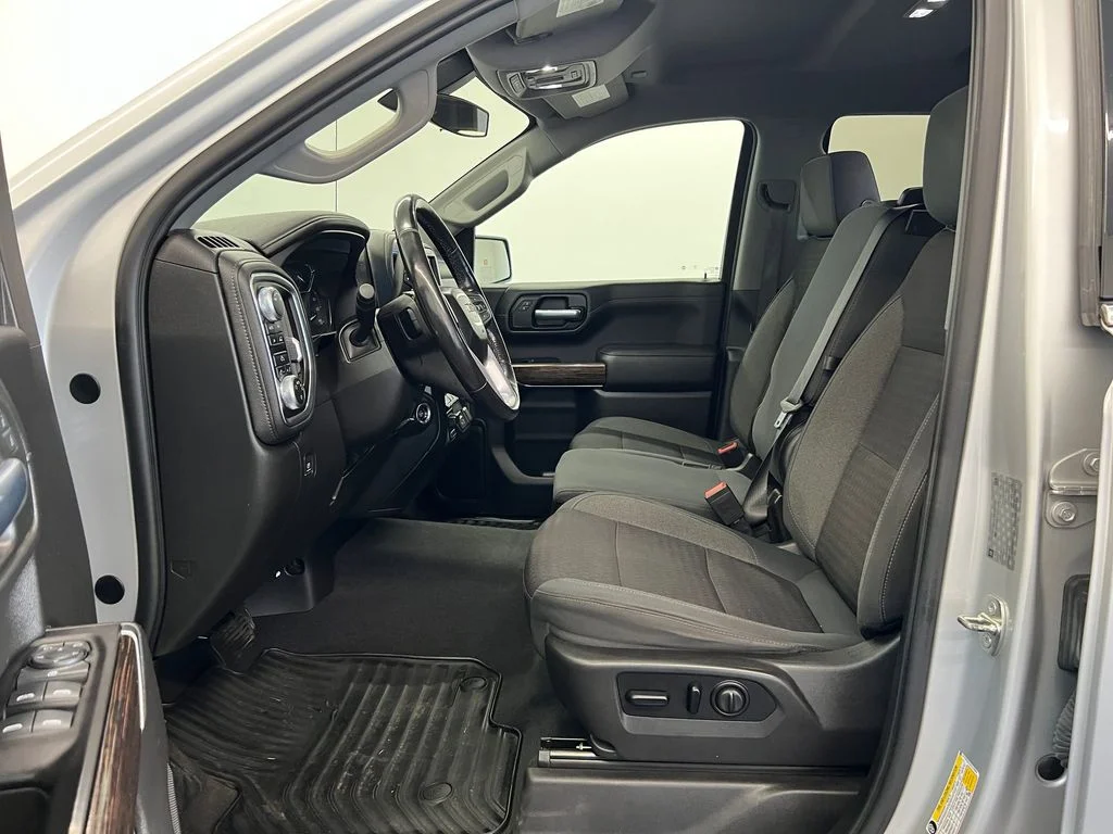 Used 2019 Quicksilver Metallic GMC SLE image 4
