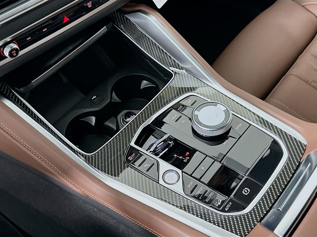 New 2027 Black Sapphire Metallic BMW M60i image 15