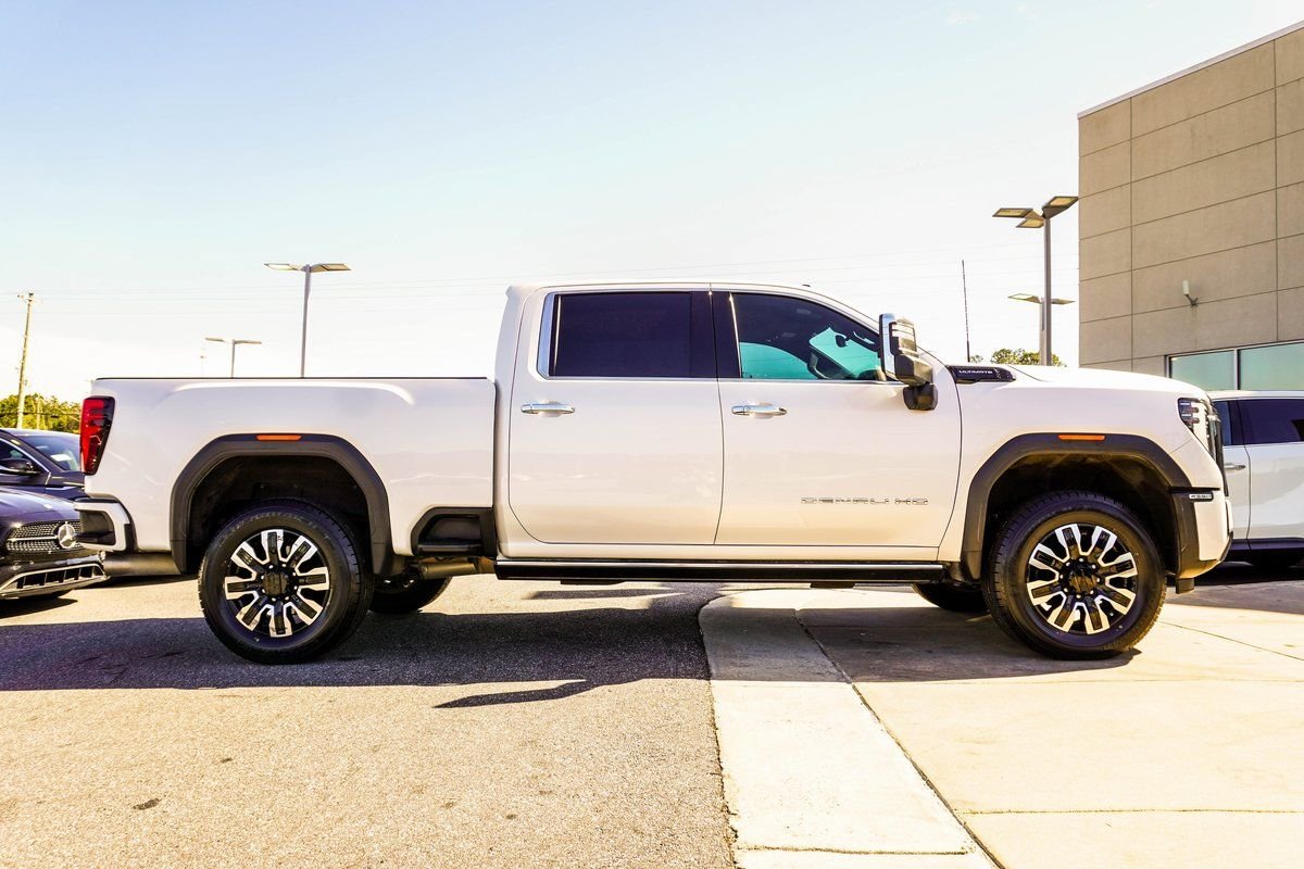Used 2024 White GMC Denali Ultimate image 6