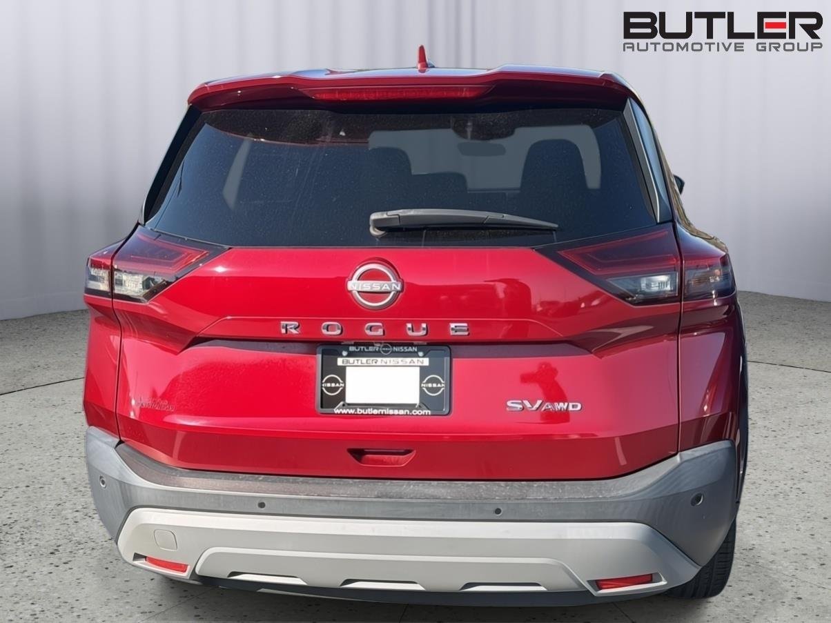 Used 2023 Scarlet Ember Tintcoat Nissan SV image 9