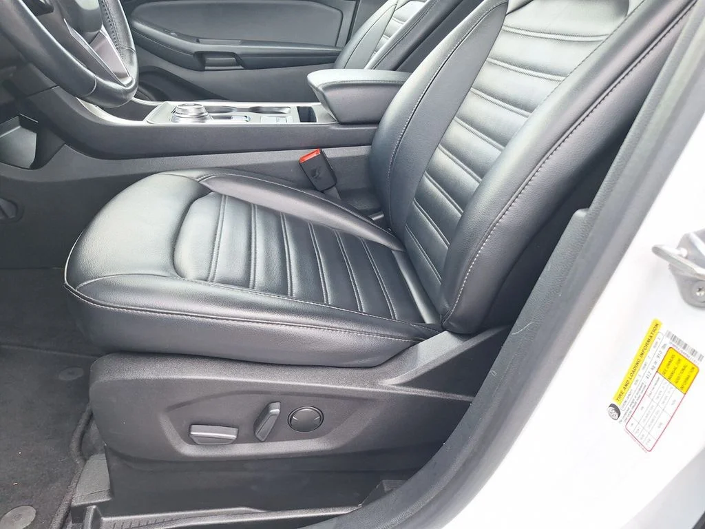 Used 2023 Oxford White Ford SEL image 28