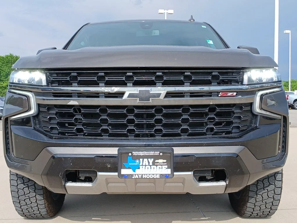Used 2021 Gray Chevrolet Z71 image 32