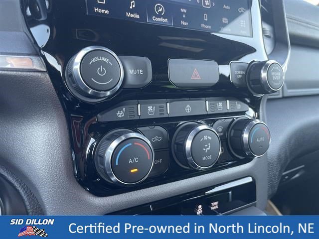 Used 2023 Diamond Black Crystal Pearl Coat Ram Laramie image 14