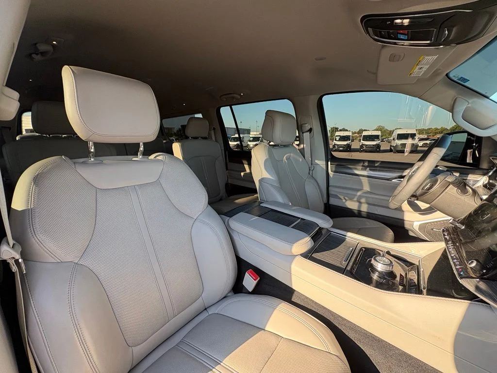 Used 2023 Silver Jeep Series II image 31