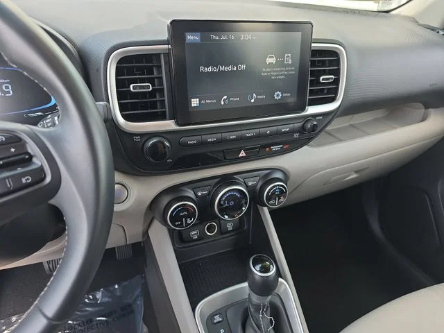 Used 2025 White Hyundai SEL image 20