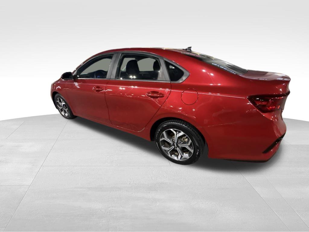 Used 2021 Red Kia LXS image 3