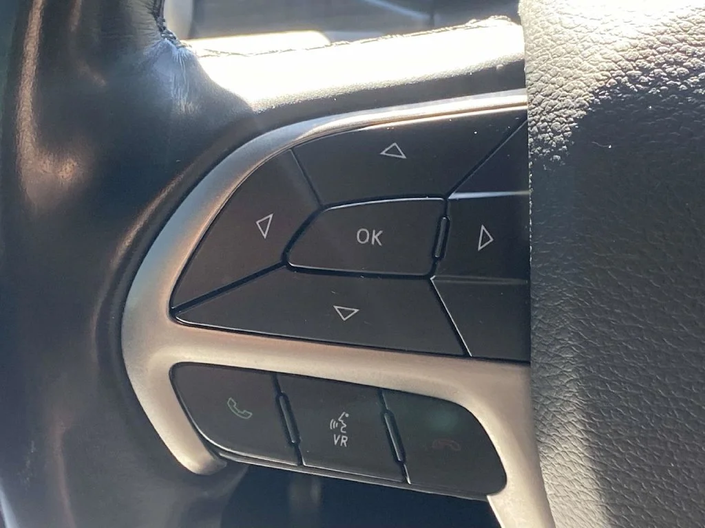 Certified Used 2020 Gray Jeep Limited image 33