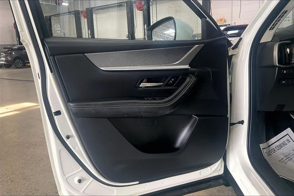 Used 2024 White Mazda Preferred image 23