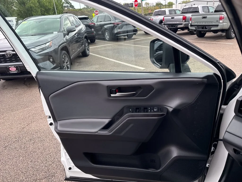 Used 2026 Beige Toyota XLE Premium image 33