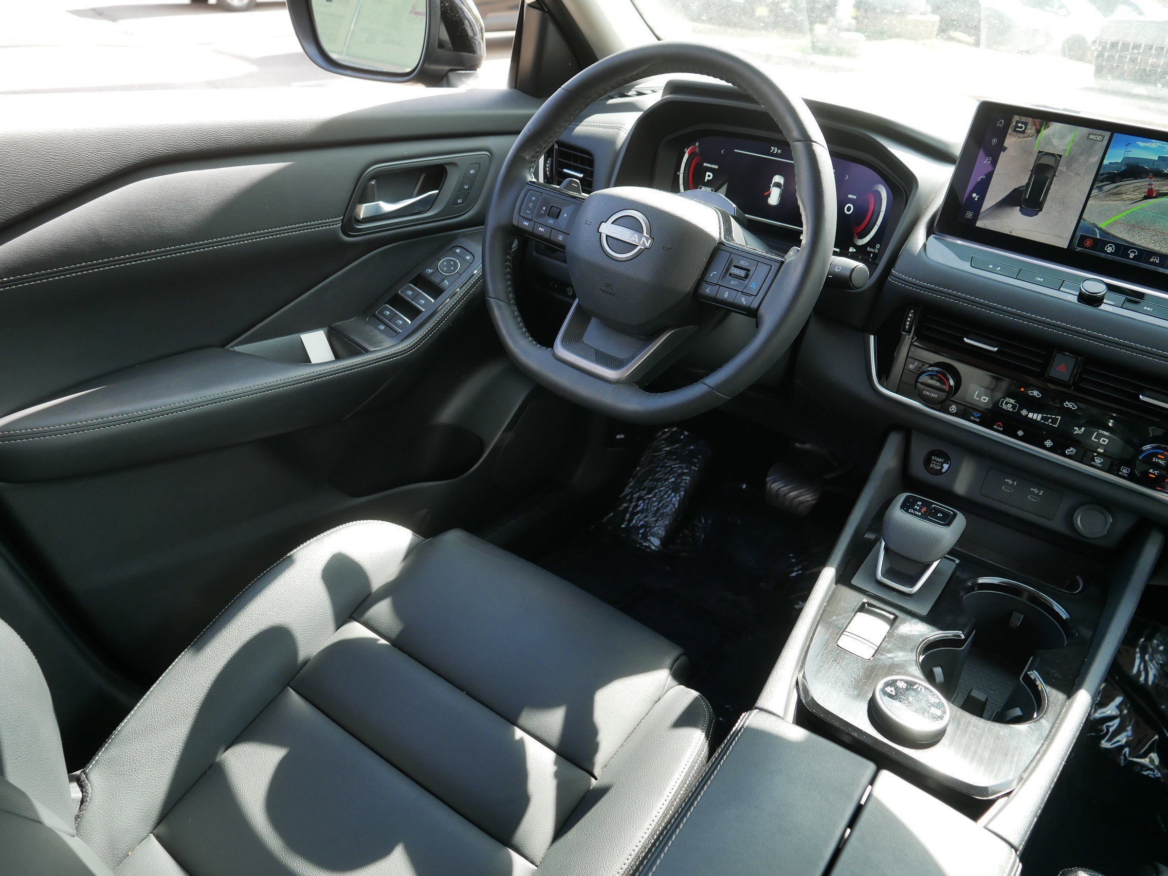 Certified Used 2025 Super Black Nissan SL image 9
