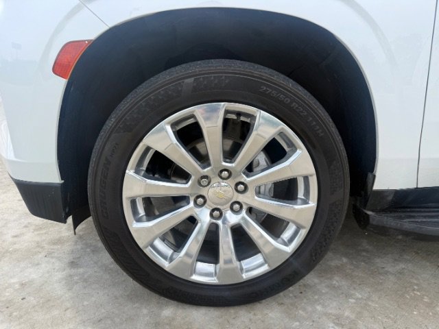 Used 2021 Iridescent Pearl Tricoat Chevrolet Premier image 10