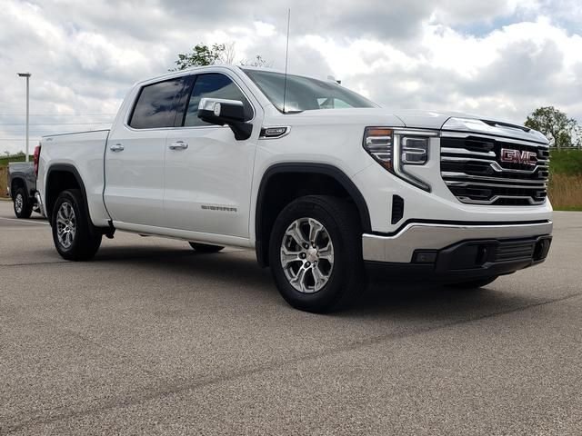Used 2025 White GMC SLT image 3