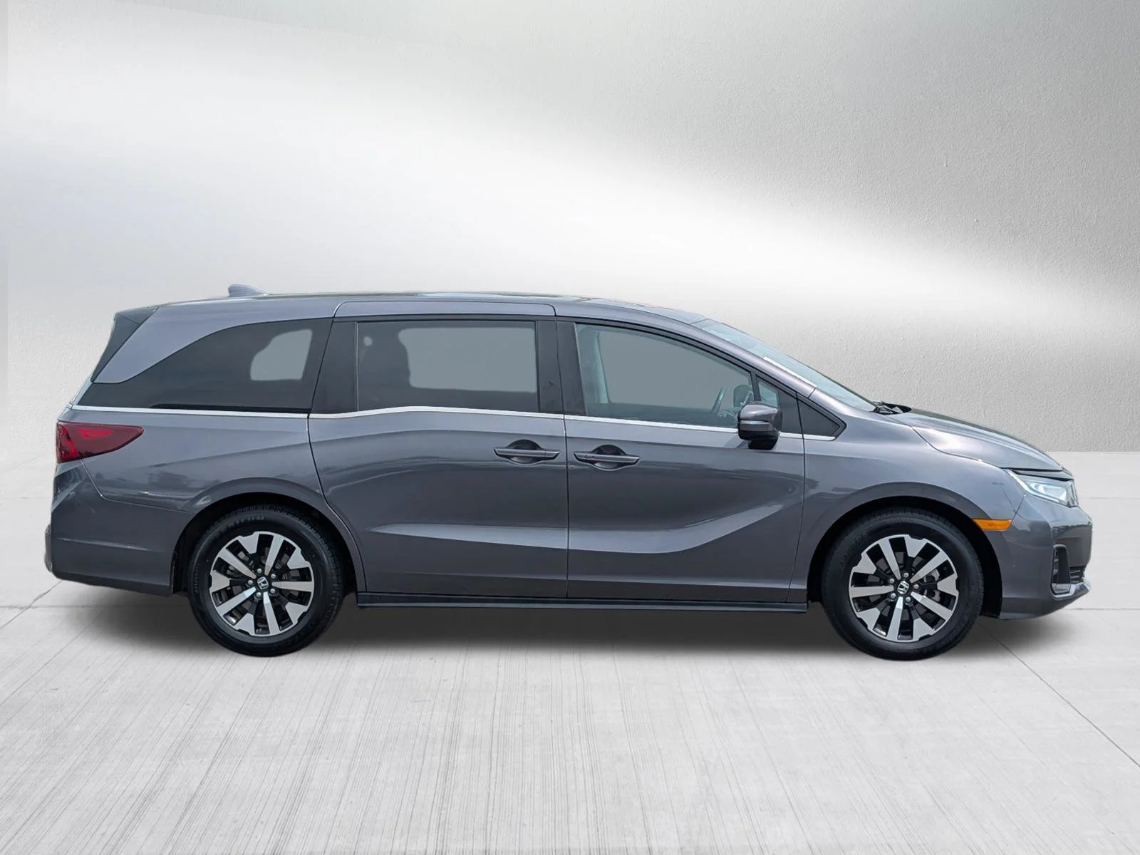 Used 2025 Modern Steel Metallic Honda EX-L image 8