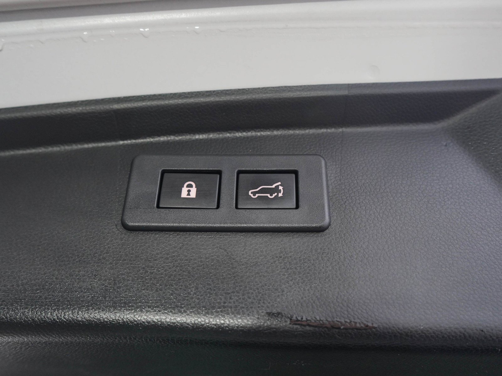 Used 2020 Crystal White Pearl Subaru Premium image 11