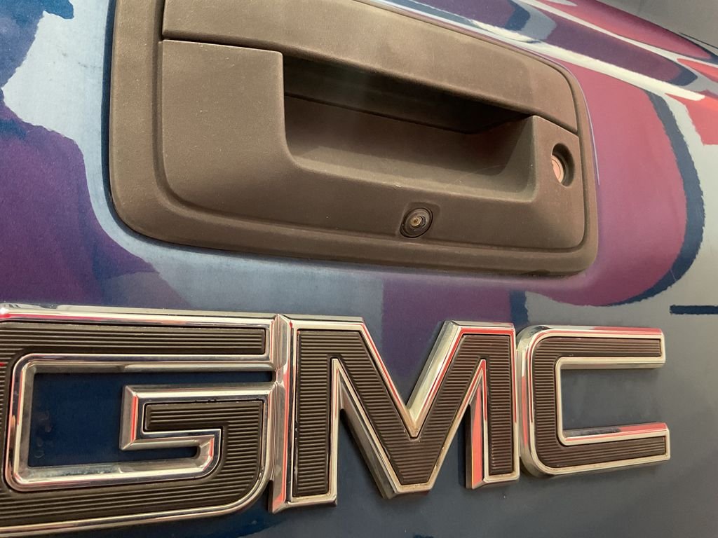 Used 2017 Blue GMC SLE image 8