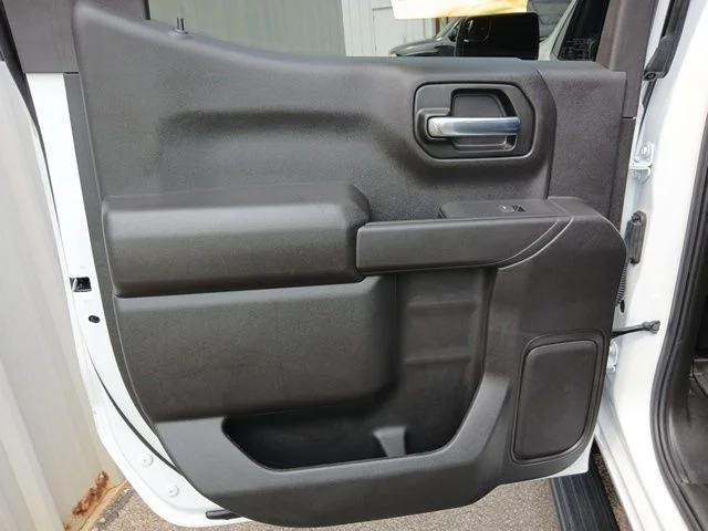 Used 2025 White Chevrolet Custom image 21