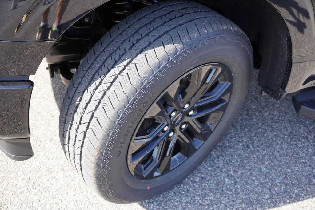 New 2026 Agate Black Metallic Ford Lariat image 9
