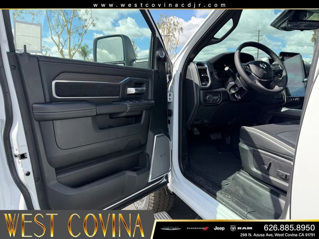 New 2026 Bright White Clear-Coat Exterior Paint RAM Laramie image 15