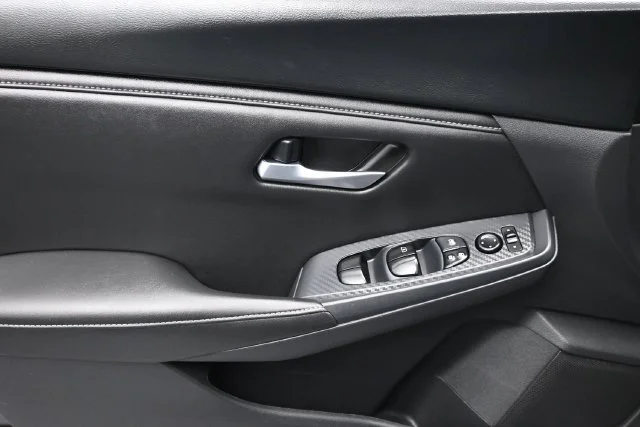 Used 2025 Gray Nissan SV image 7
