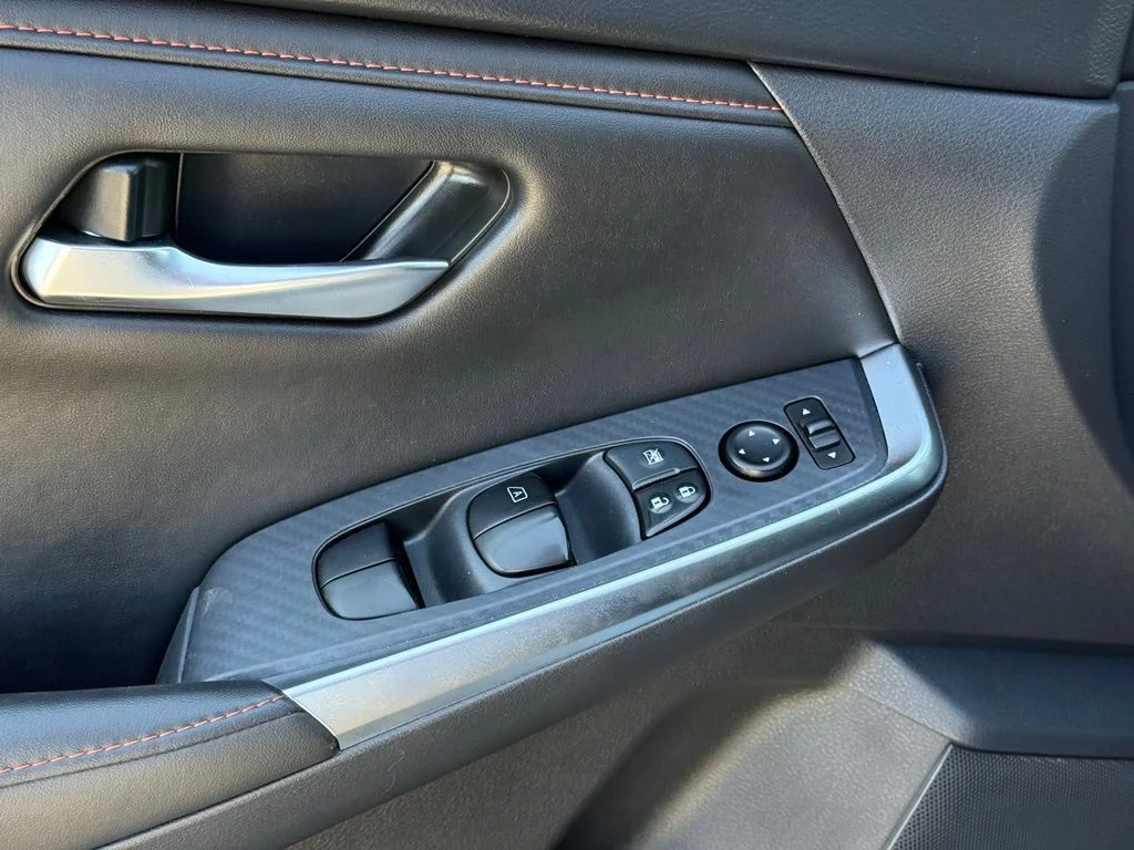 Used 2025 Gray Nissan SR image 31